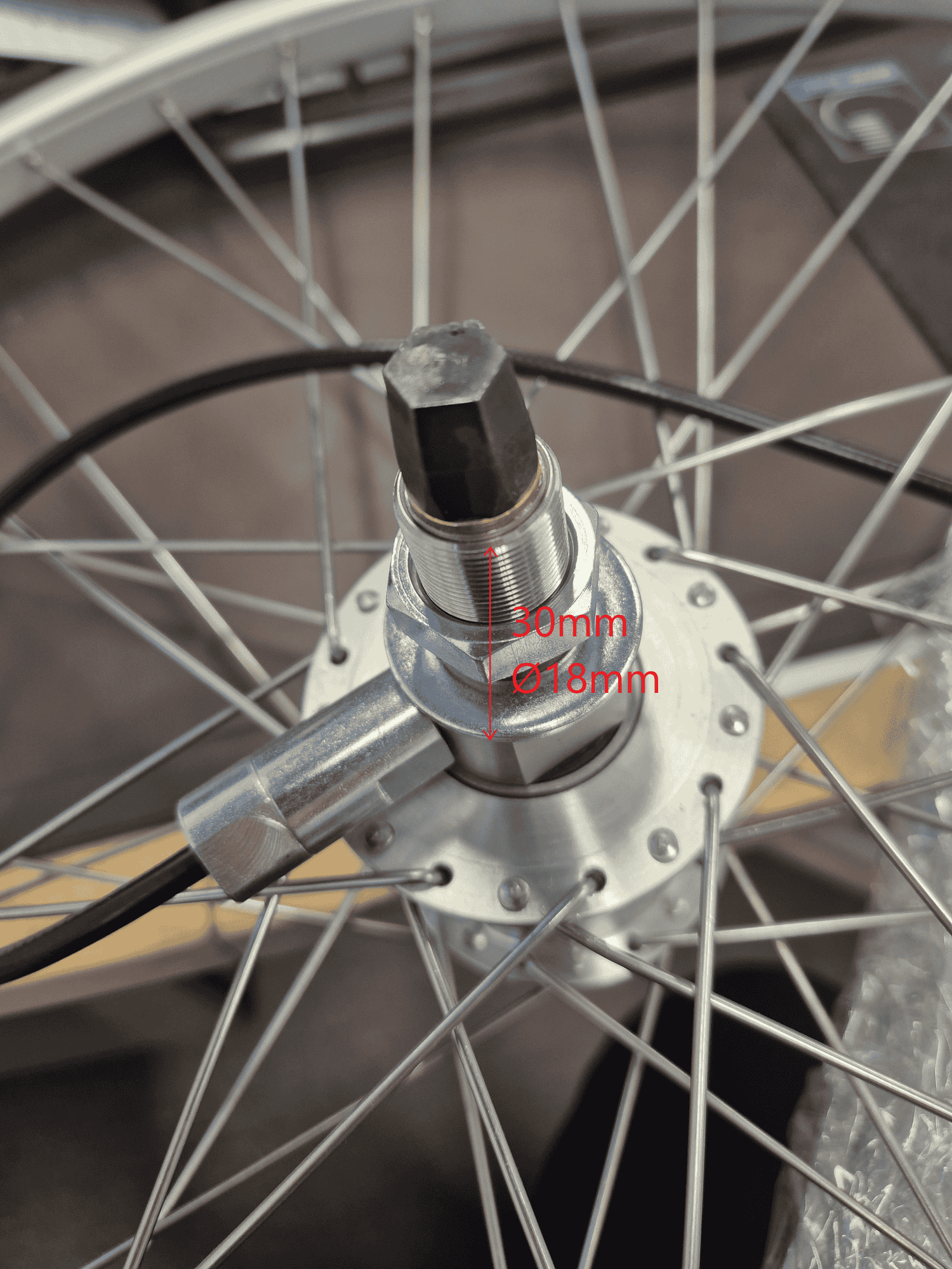 24" yhdenkäden ohjauspyörä pari campperilla Ilmakumirenkailla - Image 2